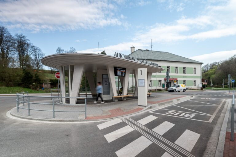 Autobusova Zastavka Rudnik 013 768x512