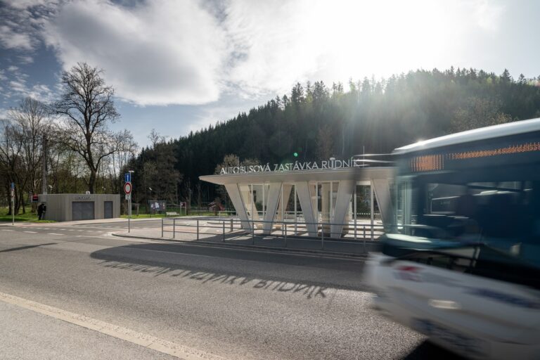 Autobusova Zastavka Rudnik 021 768x512